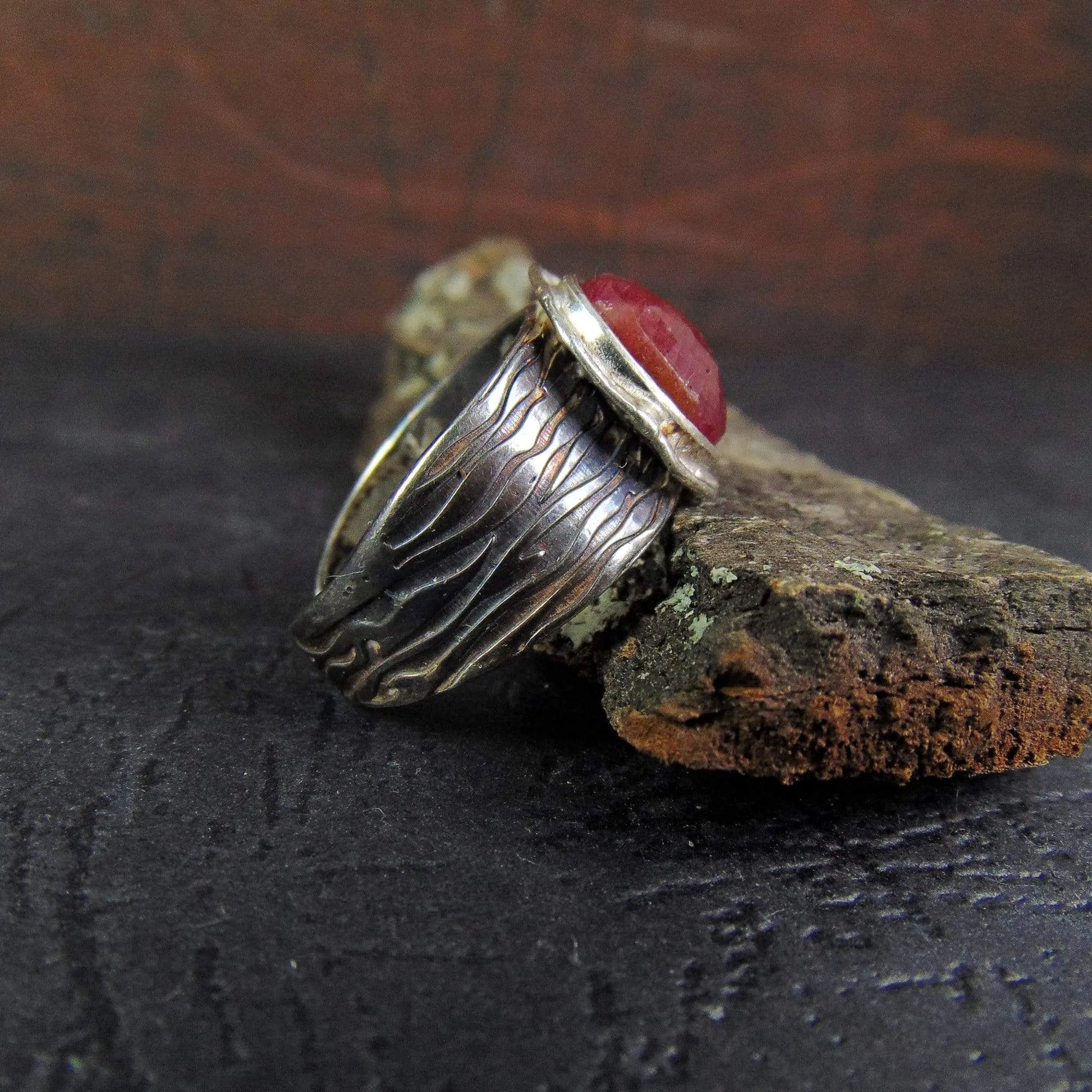 Pierścionek z fasetowanym rubinem - EPIR Art Jewellery&Gemstone