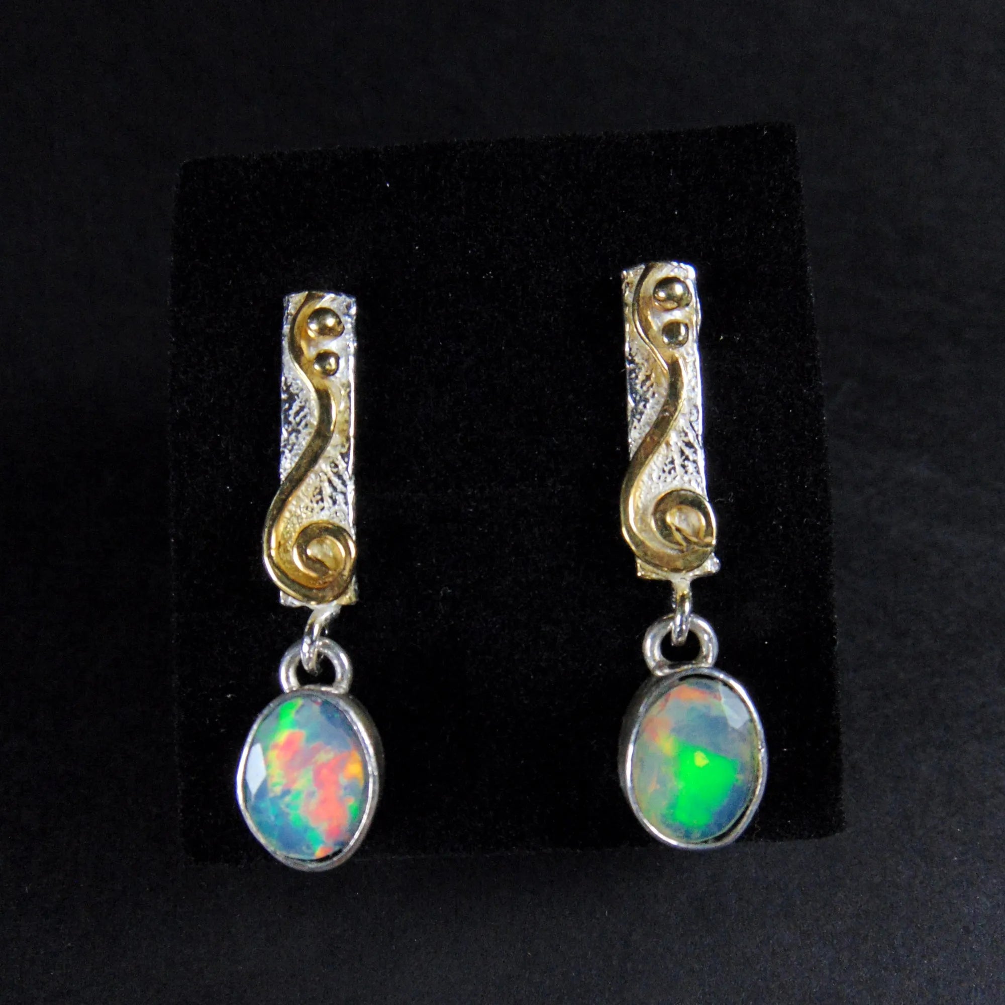 Srebrne kolczyki sztyfty z fasetowanymi opalami etiopskimi, pozłacane - EPIR Art Jewellery&Gemstone
