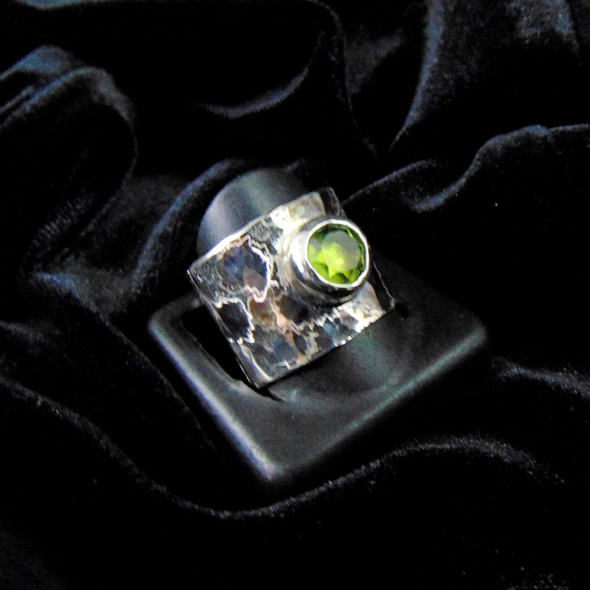 Szeroka Obrączka Srebrna z Fasetowanym Turmalinem - EPIR Art Jewellery&Gemstone