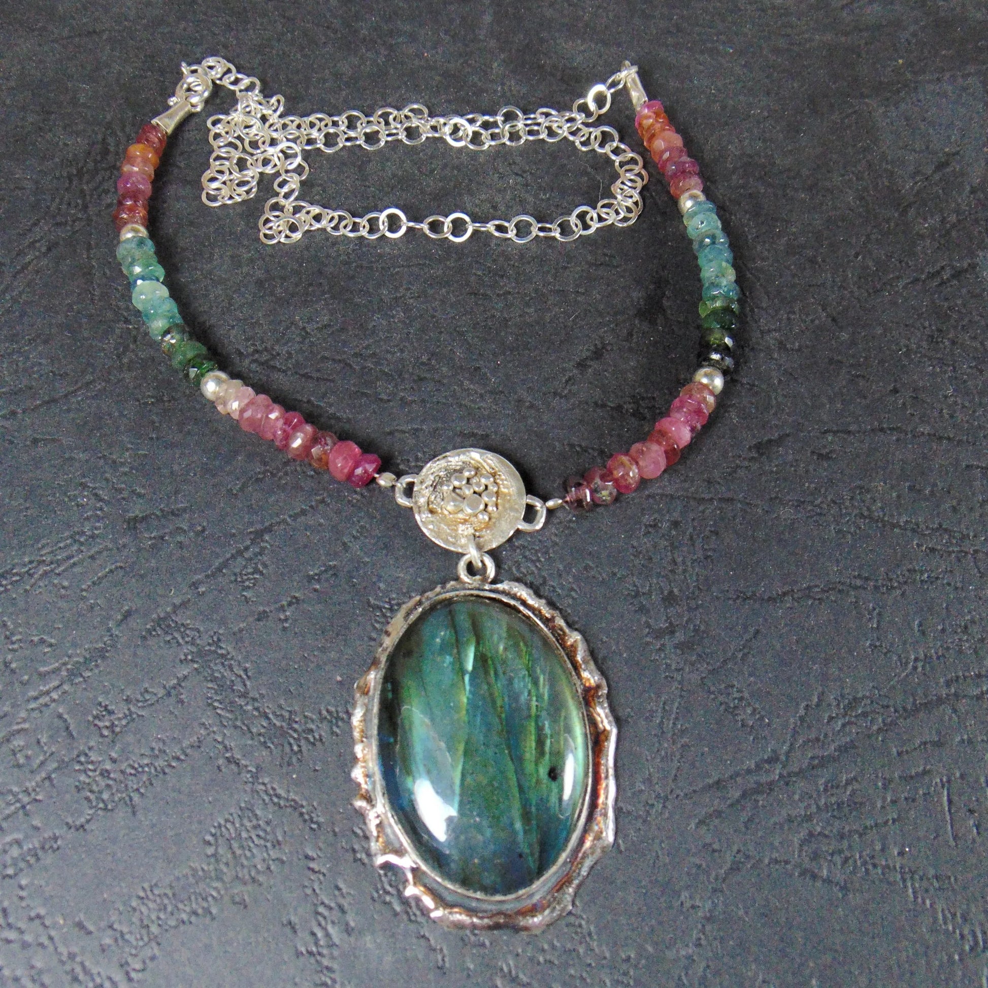 Wisior z dużym labradorytem i turmalinami - EPIR Art Jewellery&Gemstone