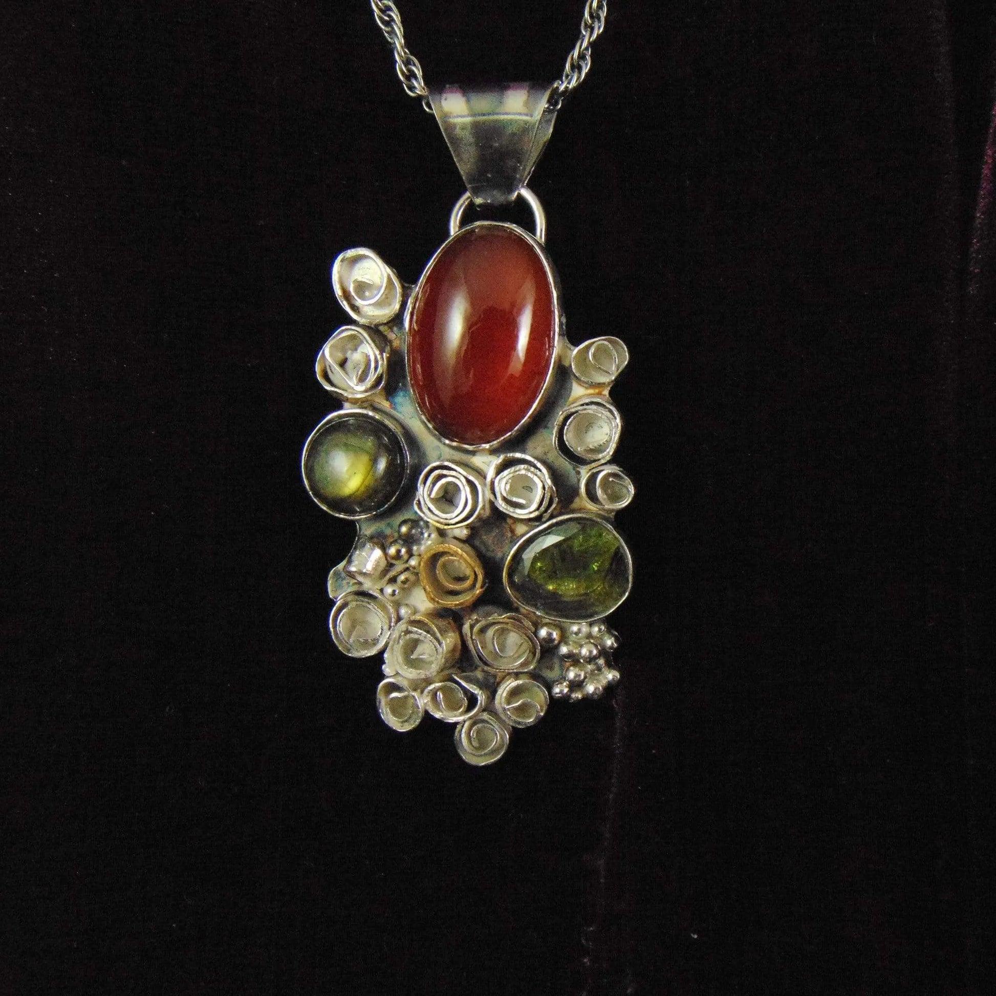 Wisior z granatem- Kwiaty Jesieni - EPIR Art Jewellery&Gemstone
